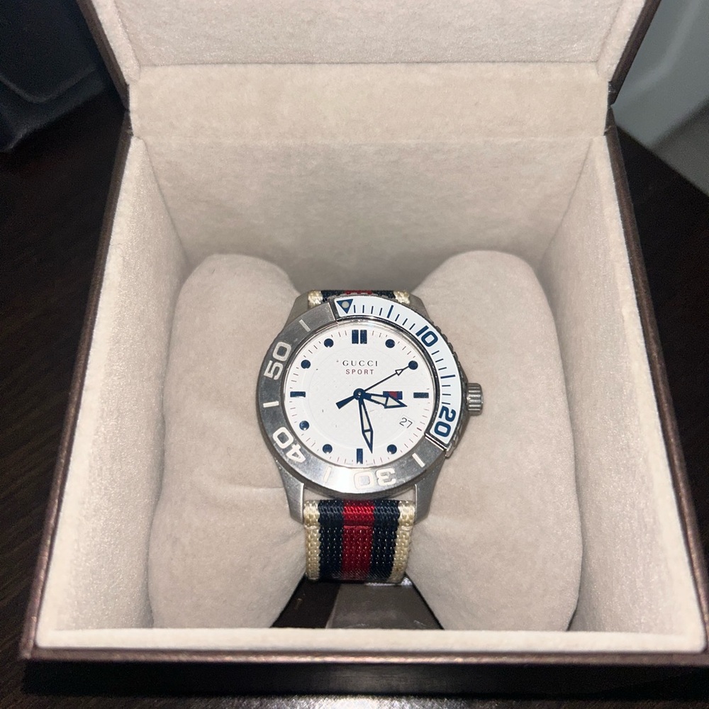 Gucci Men’s Sport Timeless Dive Watch